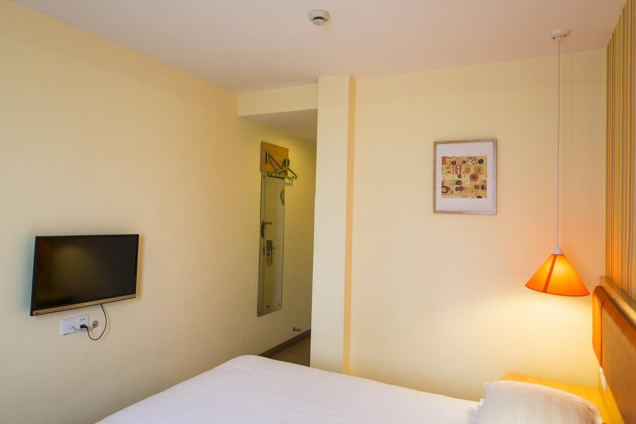 Home Inn Shanghai Century Park Exterior photo
