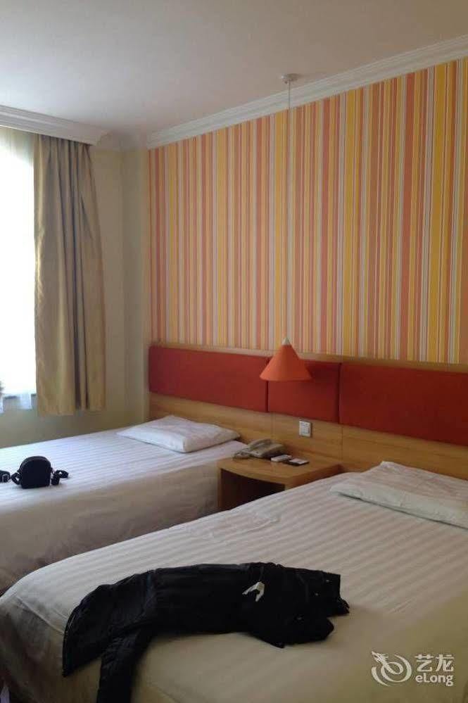 Home Inn Shanghai Century Park Exterior photo